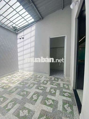 Bán căn nhà mặt tiền kinh doanh , sổ hồng riêng .