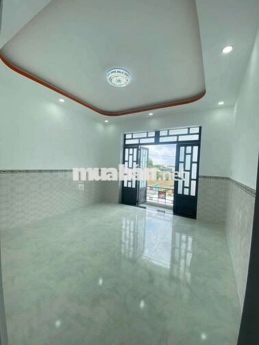 Bán căn nhà mặt tiền kinh doanh , sổ hồng riêng .