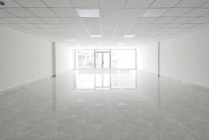 Cho thuê tòa nhà văn phòng Trường Sơn Quận 10. Hầm 5 tầng giá tốt