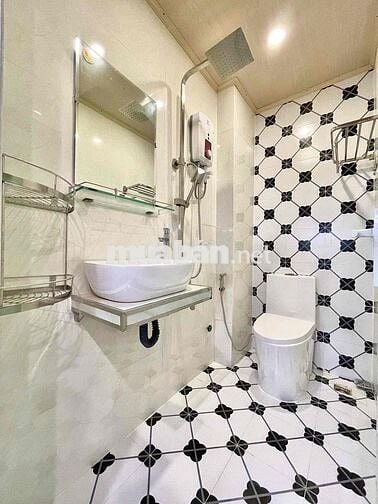 Cho Thuê Căn Hộ Trệt Duplex Tách Bếp Cửa Sổ Trời Full NT CMT8 Quận 10