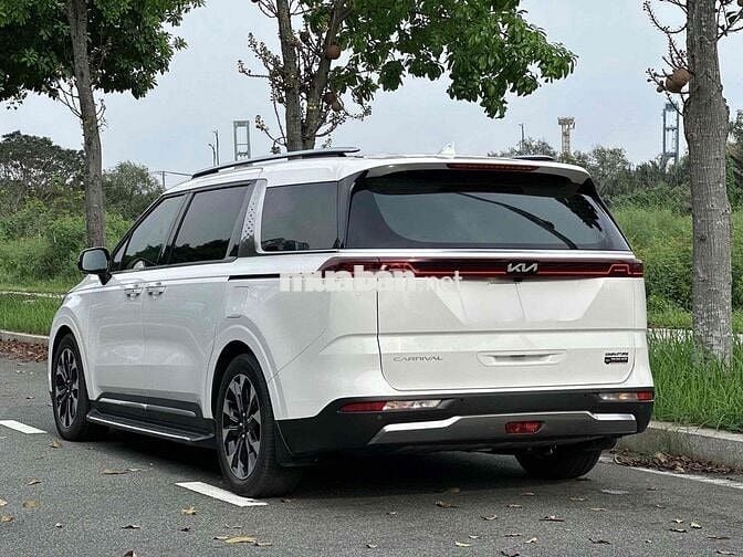 Lướt Kia Carnival 2022 Signature 2.2D - 48000 km