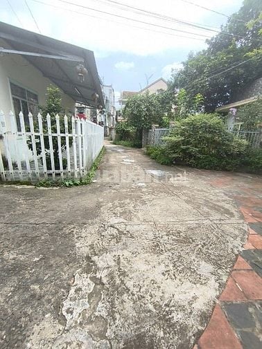 BÁN GẤP NHÀ 2 MẶT TIỀN HẺM LÊ VĂN TÁM P2 TP BẢO LỘC 239m2 GIÁ :3,5 tỷ