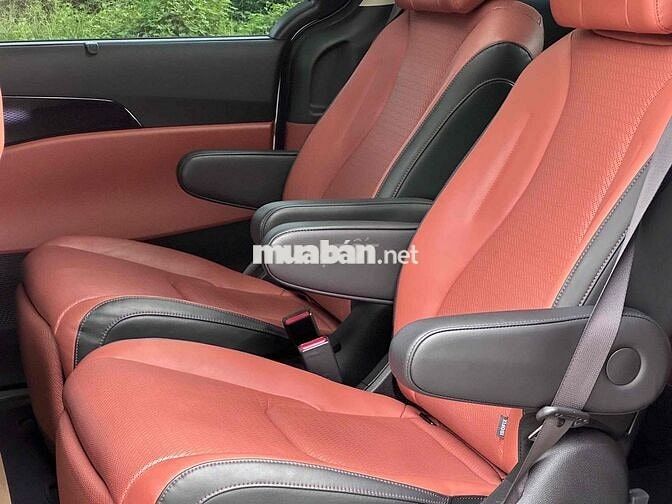 Lướt Kia Carnival 2022 Signature 2.2D - 48000 km