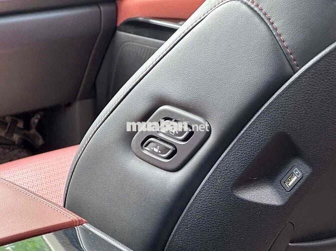 Lướt Kia Carnival 2022 Signature 2.2D - 48000 km