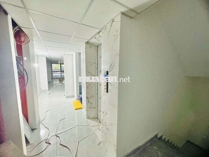 NEW %! CHO THUÊ TÒA NHÀ VĂN PHÒNG ĐƯỜNG CỘNG HÒA P13. Q. TÂN BÌNH