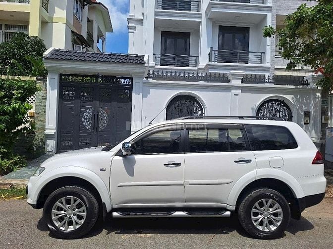 Mitsubishi Pajero Sport 2016 trắng AT 4×2