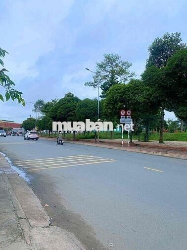 CHÍNH CHỦ CẦN BÁN: ĐẤT MT đường ĐT743C, đối diện Công Viên, gần Vincom