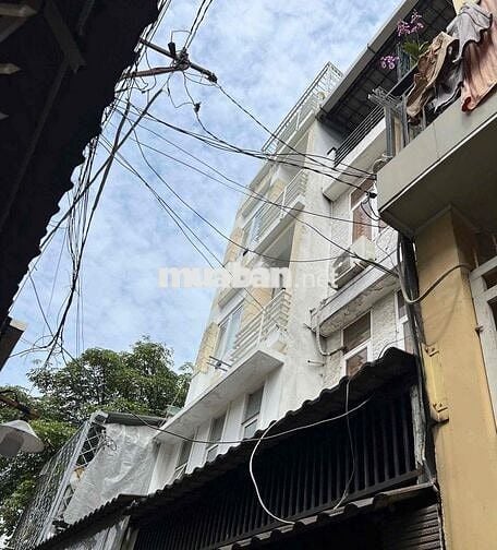 BÁN NHÀ 4 LẦU NGAY ĐH NGOẠI THƯƠNG BT