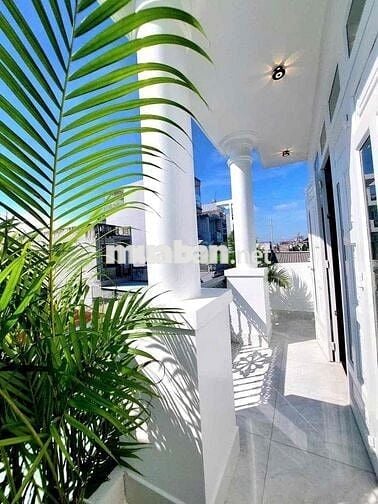 bán nhà shr dt 5x20 đúc 2 lầu + sân thượng sổ cn 93m san 270m Q12