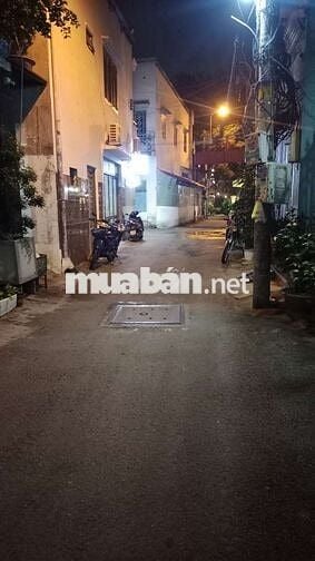 Gần MT Dương Quảng Hàm, Xe Hơi Thông, 79M2, 3 PN