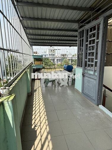 Cho thuê nhà nguyên căn mới sơn sửa, gần chợ Hiệp Bình,74m2, 3PN + 3WC