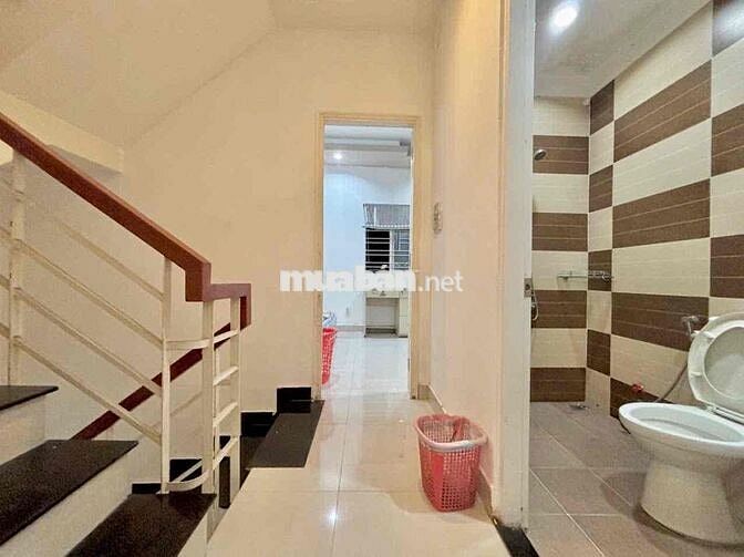 CHO THUÊ NHÀ NC 4 PHÒNG 3TOILET - 1 TRỆT 3 LẦU SẴN NỘI THẤT KHU LVS