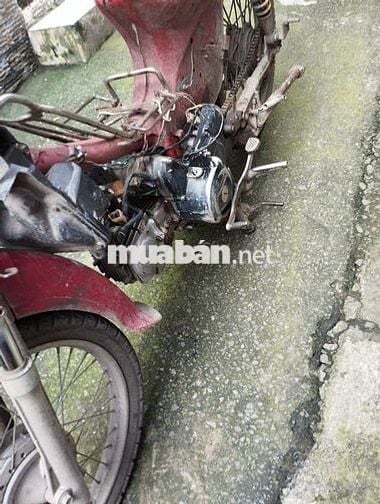 Nhà có chiếc xe chở hàng lạc giấy chứng sanh