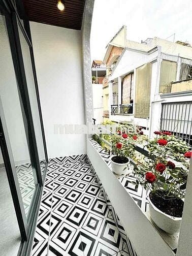 Nhà xây mới full nội thất, đường hoàng văn thụ, Phú nhuận