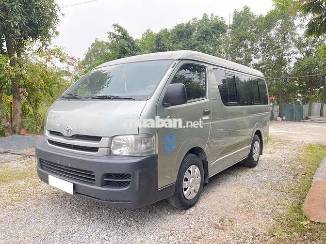 Bán xe tải van Toyota Hiace 2009 6 chỗ dầu sàn