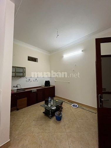 Cho thuê nhà ngõ 1081 Hồng Hà, gần Viện 108