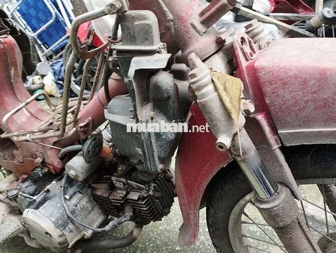 Nhà có chiếc xe chở hàng lạc giấy chứng sanh