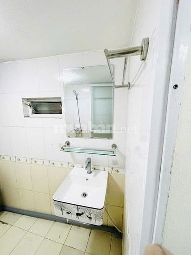 Cho thuê căn hộ CCMN tại Ngõ 70/77 Ngọc Trục (sát trường cấp 2 Đại Mõ)