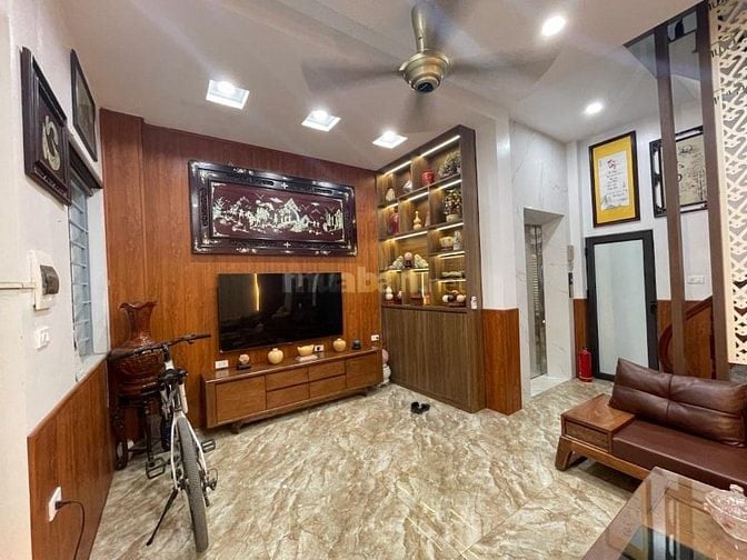 BÁN NHÀ TÔN ĐỨC THẮNG, Ô TÔ ĐỖ CỬA, 3 THOÁNG, 56M2x3T, MT 8M, 9.7 TỶ