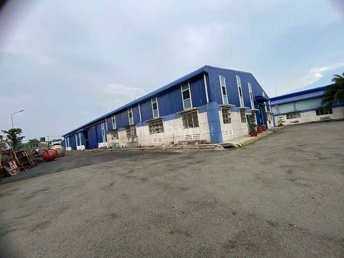 Cho thuê 3 kho chứa hàng 800m2 - 1.800m2 - 2.200m2 Tỉnh lộ 10 Bình Tân