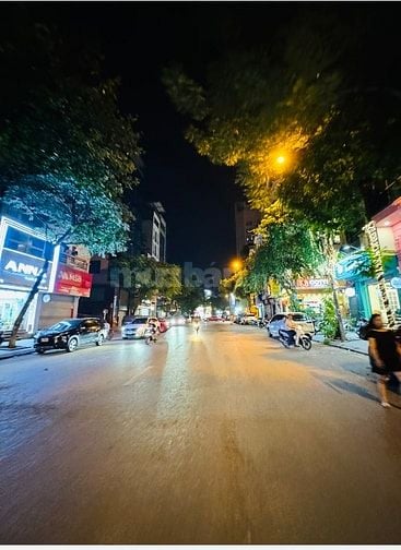 Bán nhà Đội Cấn. Giang Văn Minh. Ba Đình. Hà Nội 20m x 5 tầng 4,9 tỷ. 