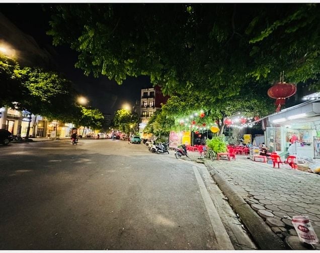 Bán nhà Đội Cấn. Giang Văn Minh. Ba Đình. Hà Nội 20m x 5 tầng 4,9 tỷ. 