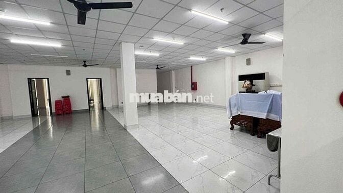 cho thuê Toà nhà văn phòng KCN Xyên Á đức hoà long an DT 1700m2 160tr