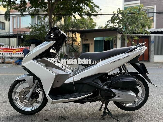 Air Blade 2014 B.số 92 Chính chủ Góp trả trước 4tr