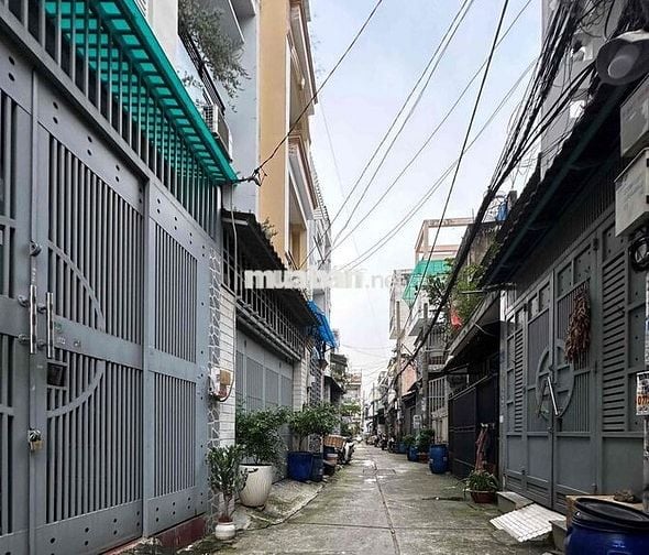 Bán nhà hxh Bình Tân , Ngã tư 4 xã, 32m2- 2 tầng- 3.99tỷ- sổ riêng