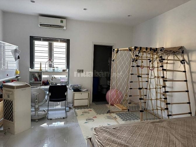 💎 Hiếm Có! Nhà Trung Tâm Nguyễn Trọng Tuyển – 3TỶ409 Sở Hữu Ngay!