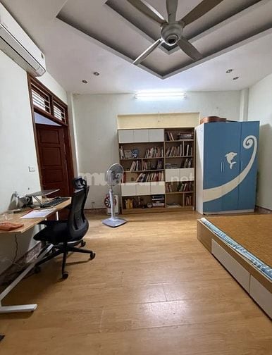 Bán nhà đẹp ở ngay Nguyễn Khang, 10m ra oto, 30m, 5 tầng, giá 8,9 tỷ