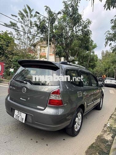 Nissan Grand livina 2011 1.8 MT - 117000 km