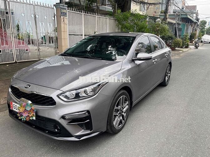 Bán xe Cerato 2021 nữ lái