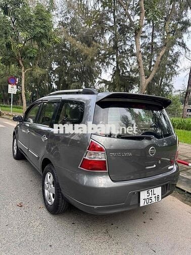 Nissan Grand livina 2011 1.8 MT - 117000 km