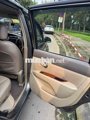 Nissan Grand livina 2011 1.8 MT - 117000 km