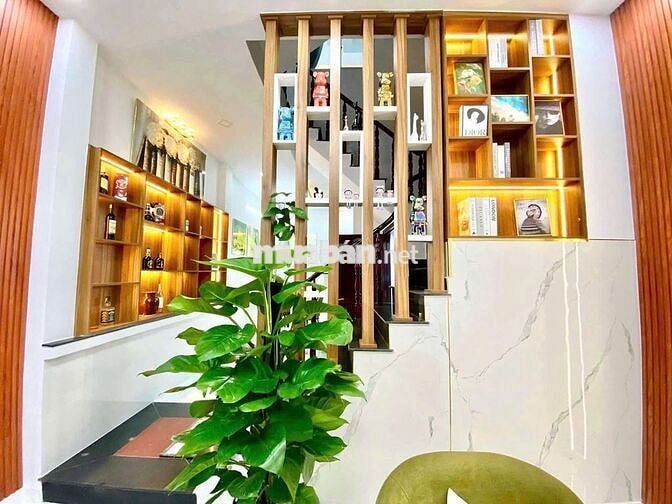 siêu phẩm 3 tầng 52m (4.2x13) full nội thất-hẻm xe hơi-Gần chợ Thiếc