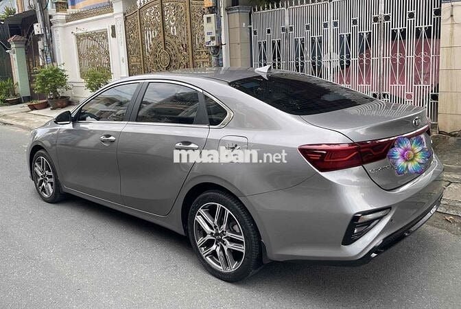 Bán xe Cerato 2021 nữ lái