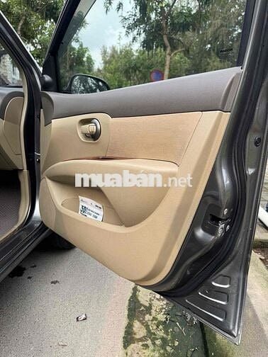 Nissan Grand livina 2011 1.8 MT - 117000 km