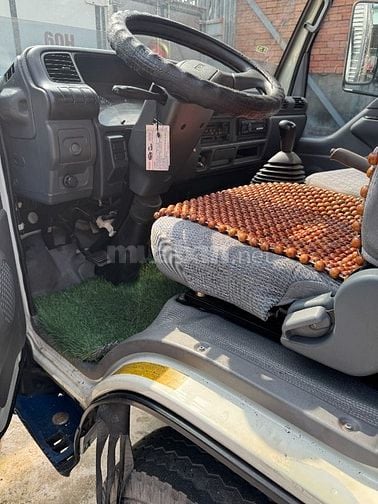 XE tải ISUZU QKR270,tải trọng 2350kg ,thùng kín