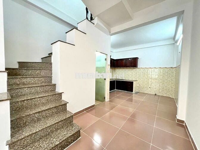 Nhà nguyên căn 2PN, Quận 12, thoáng mát sạch sẽ, hẽm xe hơi