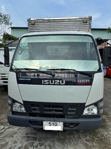 XE tải ISUZU QKR270,tải trọng 2350kg ,thùng kín