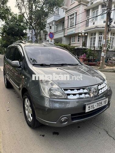 Nissan Grand livina 2011 1.8 MT - 117000 km