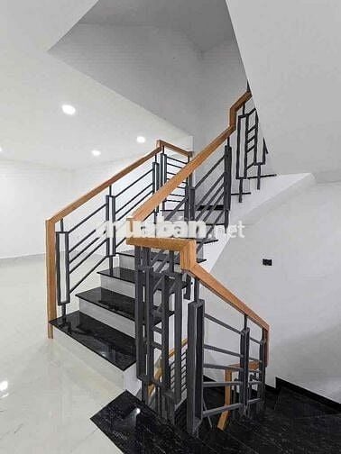 Emart, Nhà mới xây ở ngay, 4 tầng full nội thất, HXH Nguyễn Tư Giản