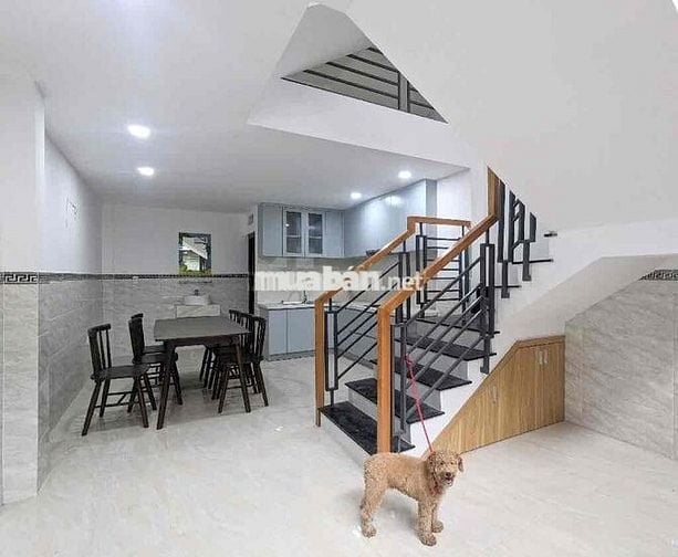 Emart, Nhà mới xây ở ngay, 4 tầng full nội thất, HXH Nguyễn Tư Giản