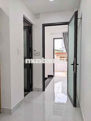 Emart, Nhà mới xây ở ngay, 4 tầng full nội thất, HXH Nguyễn Tư Giản