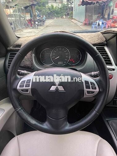 Mitsubishi Pajero Sport 2016 G 4x2 AT - 130000 km