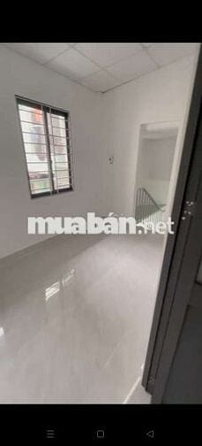 CHO THUE NHÀ HẺM 3 GÁC, 2 XET, CMT8 Q.10