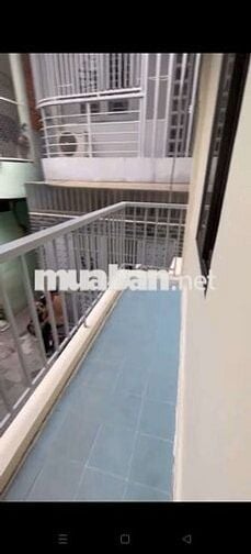 CHO THUE NHÀ HẺM 3 GÁC, 2 XET, CMT8 Q.10