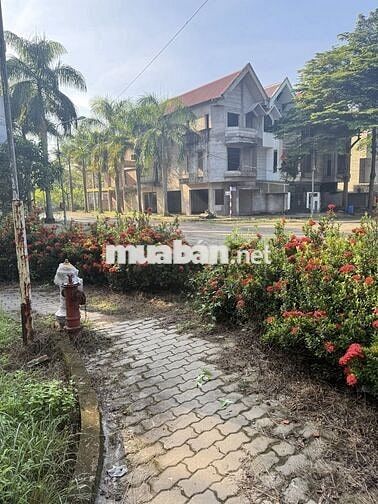 Đất Nhà Phố 5x20m 1 Trệt 2 Lầu Đường Đôi Gần Cổng Số 1 Vị Trí Cực Đẹp