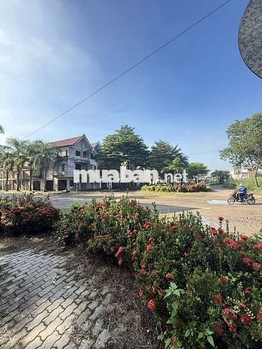 Đất Nhà Phố 5x20m 1 Trệt 2 Lầu Đường Đôi Gần Cổng Số 1 Vị Trí Cực Đẹp